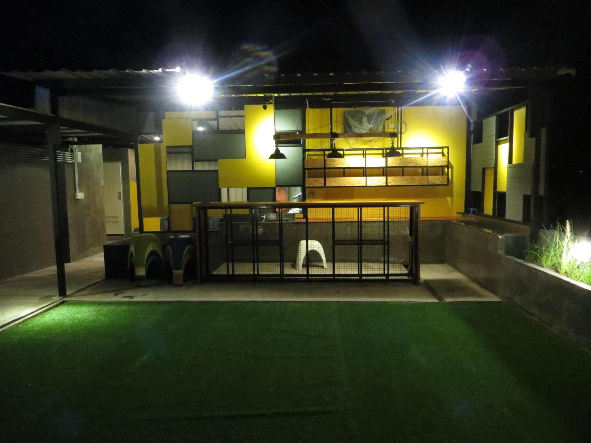 Oyes Hostel Krabi Exterior photo